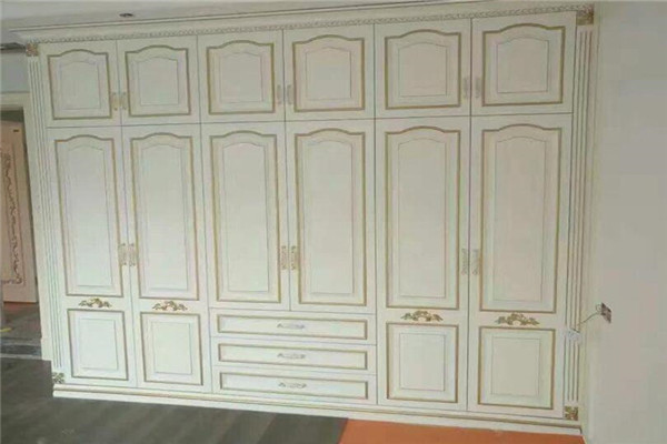 意萊德奕坤衣柜