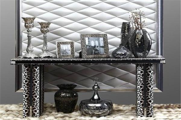 ?？栕仙皦? /><p>在宜賓當(dāng)?shù)兀仙暗陌l(fā)展歷史一直非常悠久，人們對于自殺的喜愛程度也是實時攀高，不僅有越來越多的人希望能夠在飲茶的過程當(dāng)中使用?？栕仙皦厮蛟斓淖仙皦?，更希望能夠?qū)⑦@一件件如藝術(shù)品一般的紫砂壺作為珍藏。</p><p>關(guān)于紫砂的藝術(shù)文化，通常都是文人與手藝人共同創(chuàng)造的，他已經(jīng)成為華夏文明的一種符號，是一個不能言說卻又能夠展現(xiàn)獨特禁止魅力的文化亮點。</p><img src=