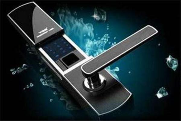 易鴻成智能家居