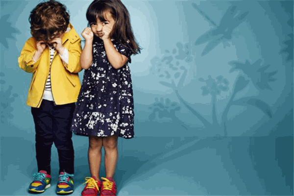 卡卡童創(chuàng)童裝