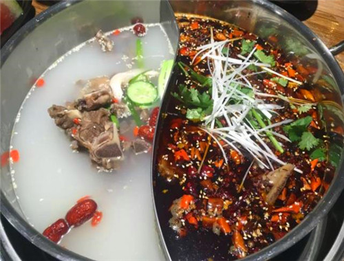 蜀哥牛骨火鍋