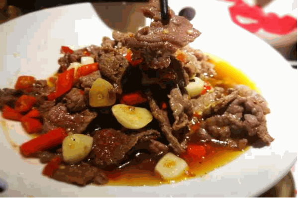 辣可可現(xiàn)炒黃牛肉