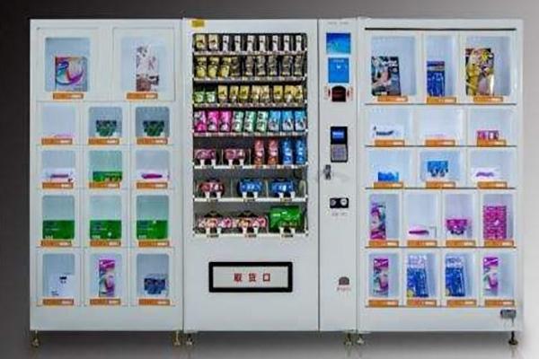 悅?cè)藧鄢扇擞闷? /><p>曾幾何時，市場上的成人用品分兩大陣營，外國品牌質(zhì)量好，體驗好，設(shè)計精良，可是價格非常昂貴，不接地氣兒；國內(nèi)品牌種類多，價格親民，但是無論從質(zhì)量、設(shè)計還是材質(zhì)，都差國外品牌一大截，這不僅影響用戶體驗，甚至有害身體健康。成人用品市場急需一個行業(yè)的品質(zhì)標桿，為消費者提供具“性價比”的扶持。</p><p>“悅?cè)藧邸闭J清了產(chǎn)品生產(chǎn)、設(shè)計背后的隱藏事實，再高端的外國品牌，大多數(shù)也是出自“Made in China”，國內(nèi)品牌的形象扭轉(zhuǎn)，往往需要一個專業(yè)、健康的運營商去構(gòu)建。為此，品牌成立了“悅?cè)藧邸眹H商城，吸引國內(nèi)外高品質(zhì)代理商加盟，運用嚴格的管理、品質(zhì)的掌控、靈活的運作，形成良性的“質(zhì)量+價格”循環(huán)，營造一個值得消費者信賴、讓代理商安心經(jīng)營的市場環(huán)境。目前，“悅?cè)藧邸贝砹藝鴥?nèi)外60多個知名品牌，在香港，臺灣，韓國，日本都有自己的倉庫。</p><img src=