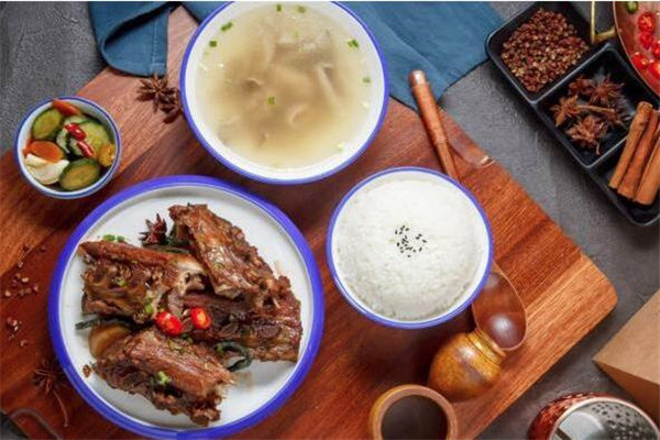 二師兄的脊梁骨