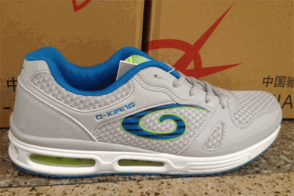 登翔運(yùn)動(dòng)鞋