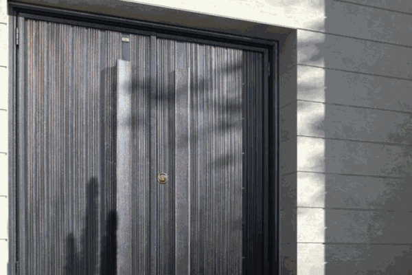 查普曼門(mén)業(yè)