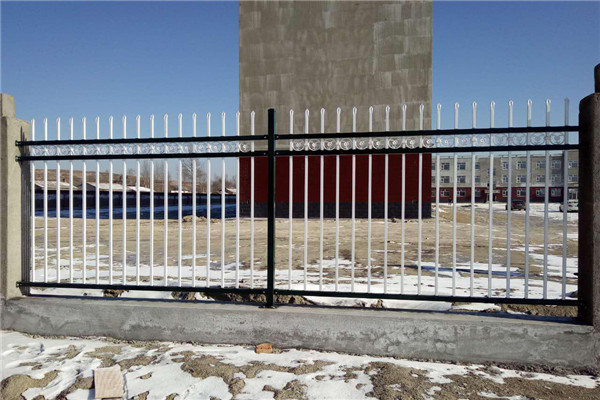 護盾鋅鋼護欄
