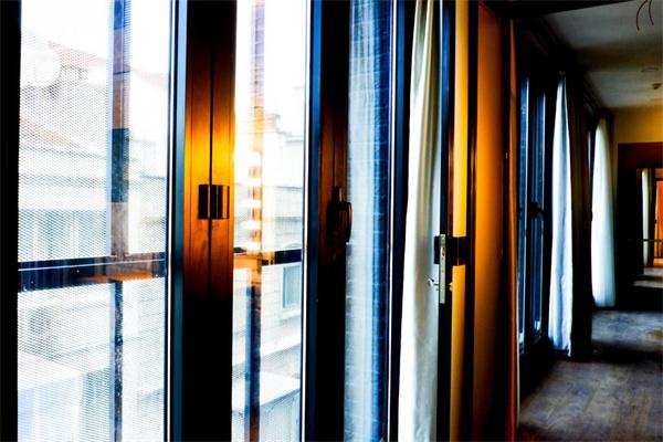 雅格魯門(mén)窗