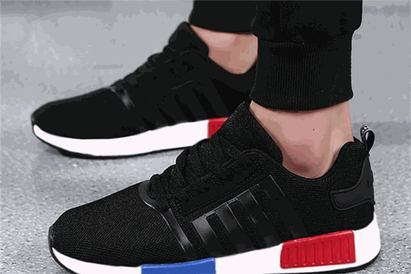 時空鳥運(yùn)動鞋