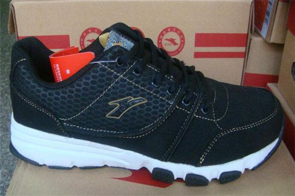 佐田運(yùn)動(dòng)鞋