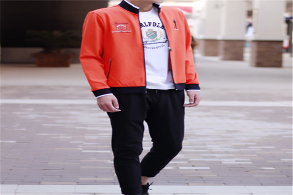 凱樂(lè)石運(yùn)動(dòng)服