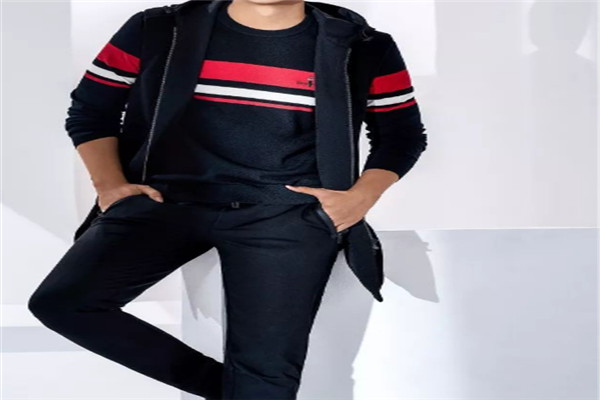 凱樂(lè)石運(yùn)動(dòng)服