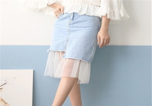 態(tài)迪妮女裝