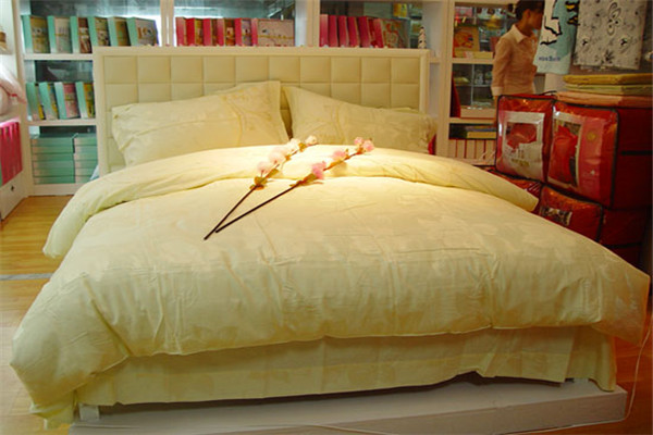 三聯(lián)床上用品