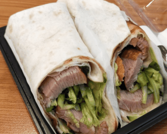 再一片皮烤鴨卷餅