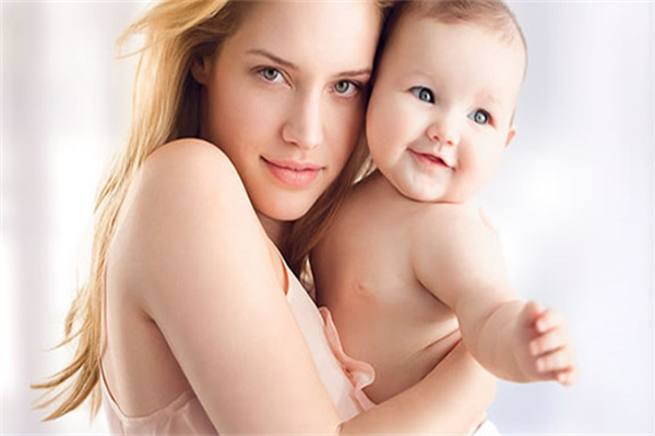 點(diǎn)點(diǎn)孕嬰店