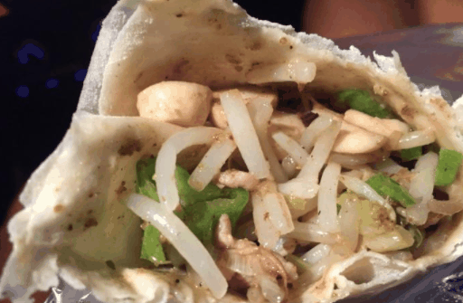 老張?zhí)【盹? /><p>老張?zhí)【盹炇且豢钜悦骘灠Ｈ?、牛肚、雞肉、鹵肉、蔬菜的時(shí)尚特色即時(shí)小吃，有牛肉、香酥雞柳、麻辣牛肚等十幾個(gè)經(jīng)典產(chǎn)品。高麥將美味、營(yíng)養(yǎng)、健康、快捷做到，色、香、味俱全，觀之養(yǎng)眼，食之養(yǎng)身。</p><p>而開(kāi)一間老張?zhí)【盹灱用说?，品牌總部更是擁有?biāo)準(zhǔn)化的流程，加盟店1-2人輕松經(jīng)營(yíng)，無(wú)需另請(qǐng)廚師，標(biāo)準(zhǔn)醬料，5分鐘卷20個(gè)卷餅，快速出餐，現(xiàn)做現(xiàn)賣(mài)</p><img src=