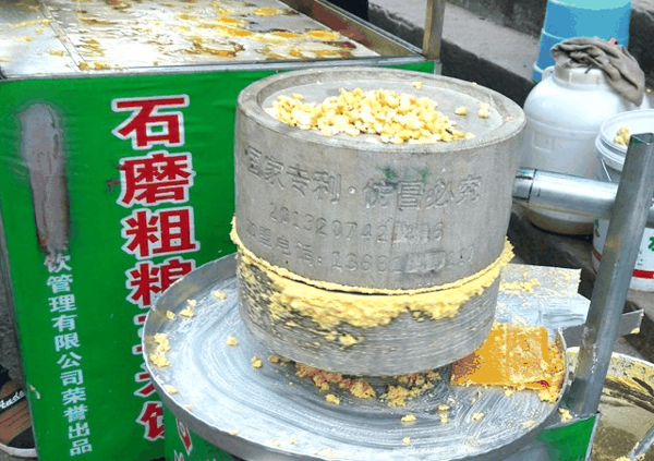石磨玉米粗糧餅小吃車(chē)