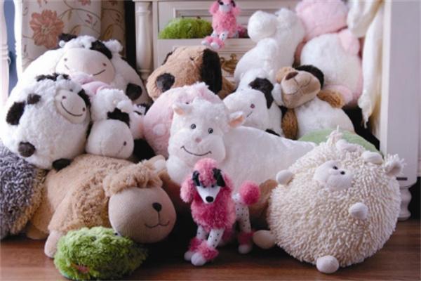 樂(lè)紛（LAVINNE）