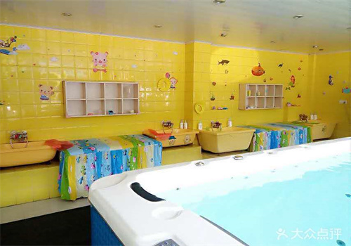 七彩泡泡嬰童館