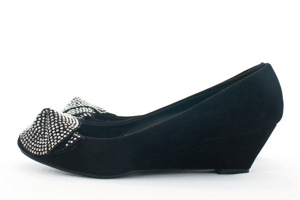 彪托夫鞋業(yè)