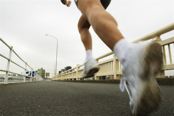 拉姆運(yùn)動(dòng)鞋