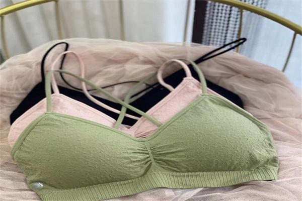 伊麗莎白內(nèi)衣