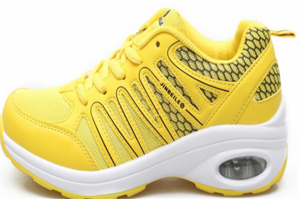 金雞運(yùn)動(dòng)鞋
