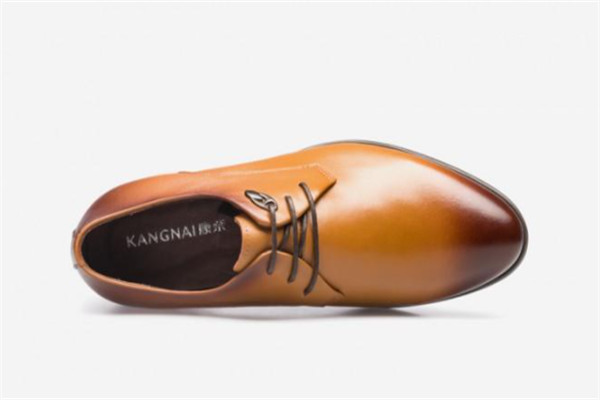 康奈皮鞋