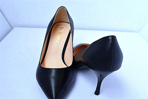 納圖比鞋業(yè)