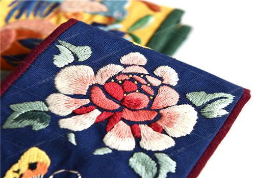 蝶戀花風(fēng)情布藝