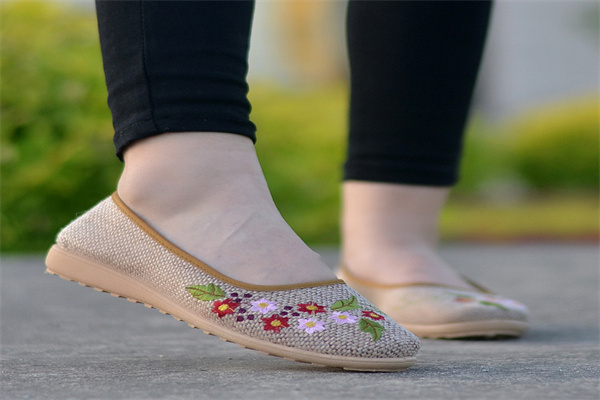 菊來花開品牌鞋