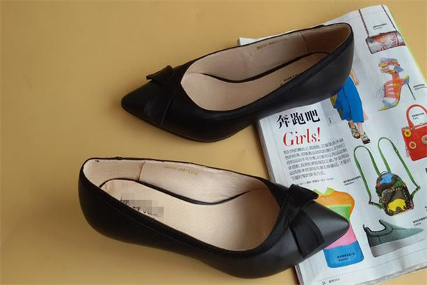 愛(ài)愛(ài)豬服裝店