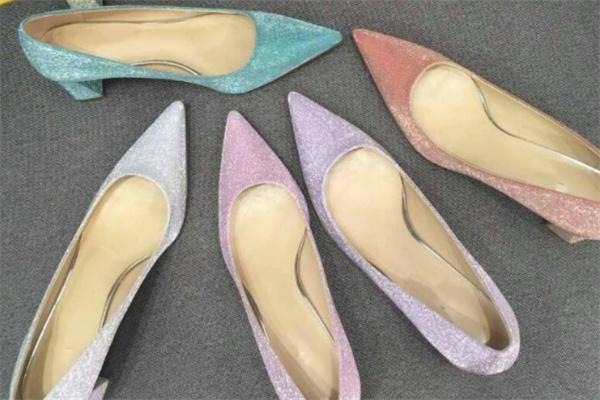 依利高鞋業(yè)