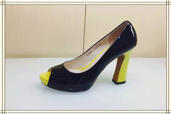 波爾西斯鞋業(yè)