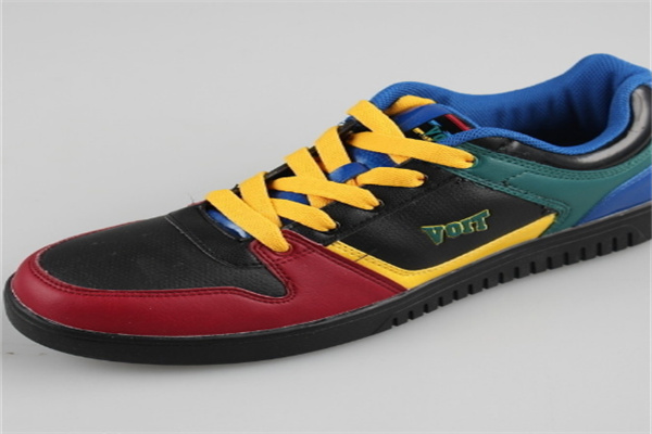 愛世克私運動鞋