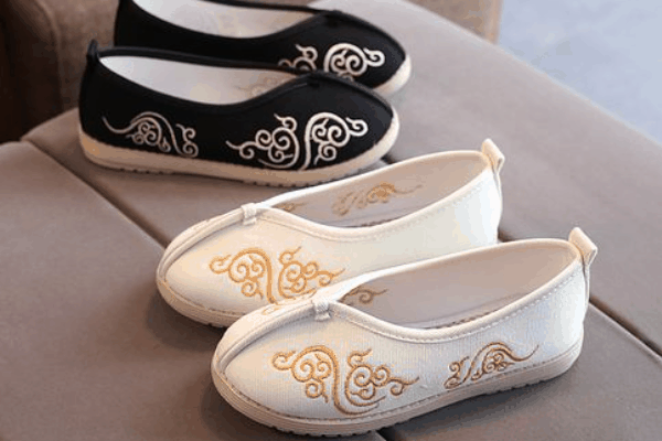 故鄉(xiāng)云布鞋