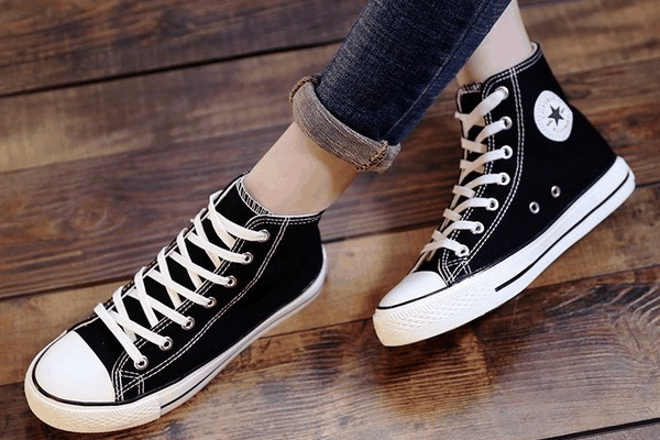 寶達(dá)帆布鞋