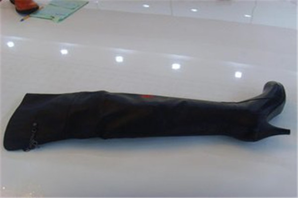 奧古斯都鞋業(yè)