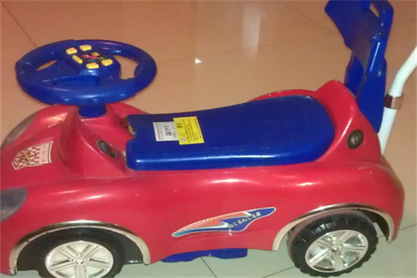 樂美啦創(chuàng)意童車