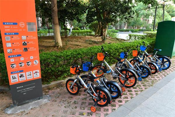 彩虹鴨共享童車