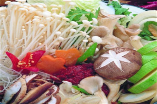 聚匯坊豬肚雞椰子雞