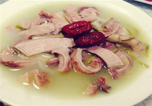 燈火輝煌豬肚雞