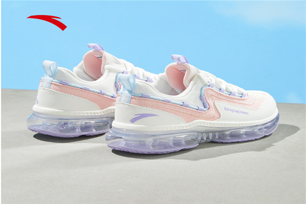 安踏運(yùn)動(dòng)鞋