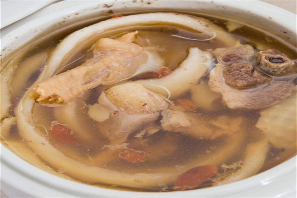 鼎沸椰子豬肚雞