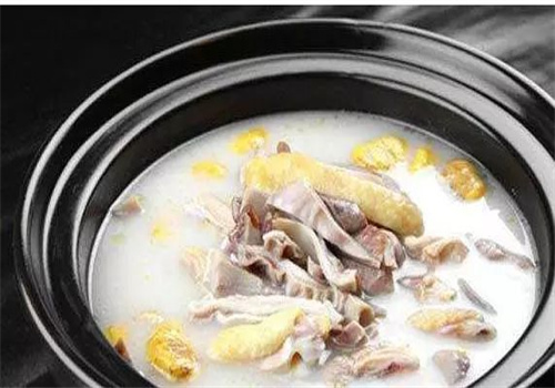 周氏竹蓀鵝豬肚雞火鍋