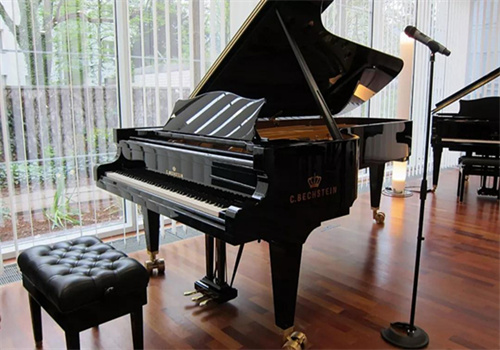貝希斯坦鋼琴