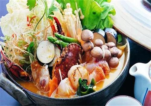 周氏竹蓀鵝豬肚雞火鍋