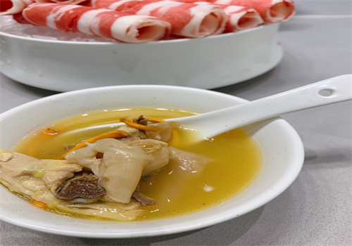 傳統(tǒng)清遠(yuǎn)豬肚雞