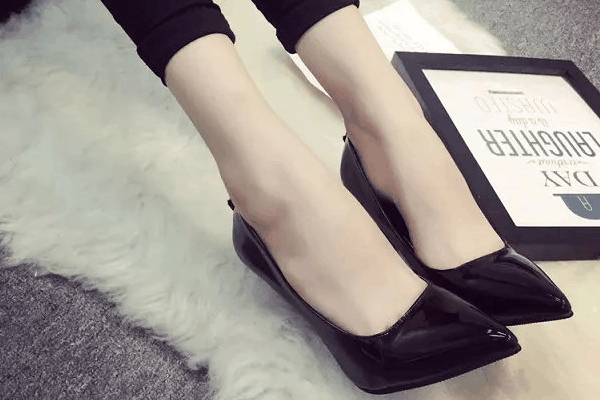 比愛靚點(diǎn)女鞋